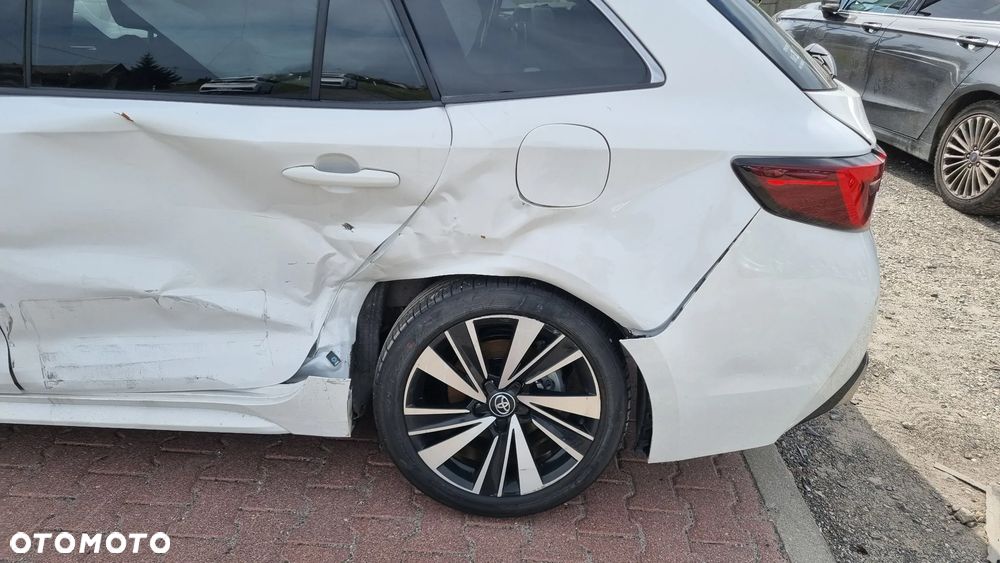 Toyota Corolla 1.8 Hybrid Comfort - 18