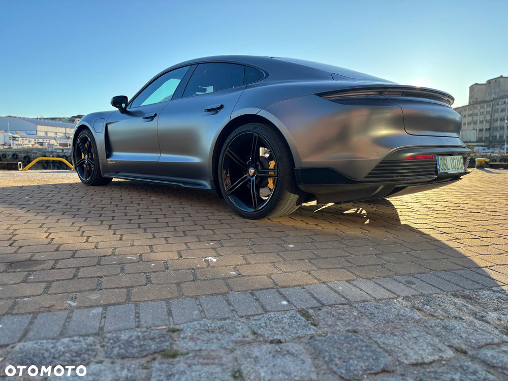 Porsche Taycan - 1