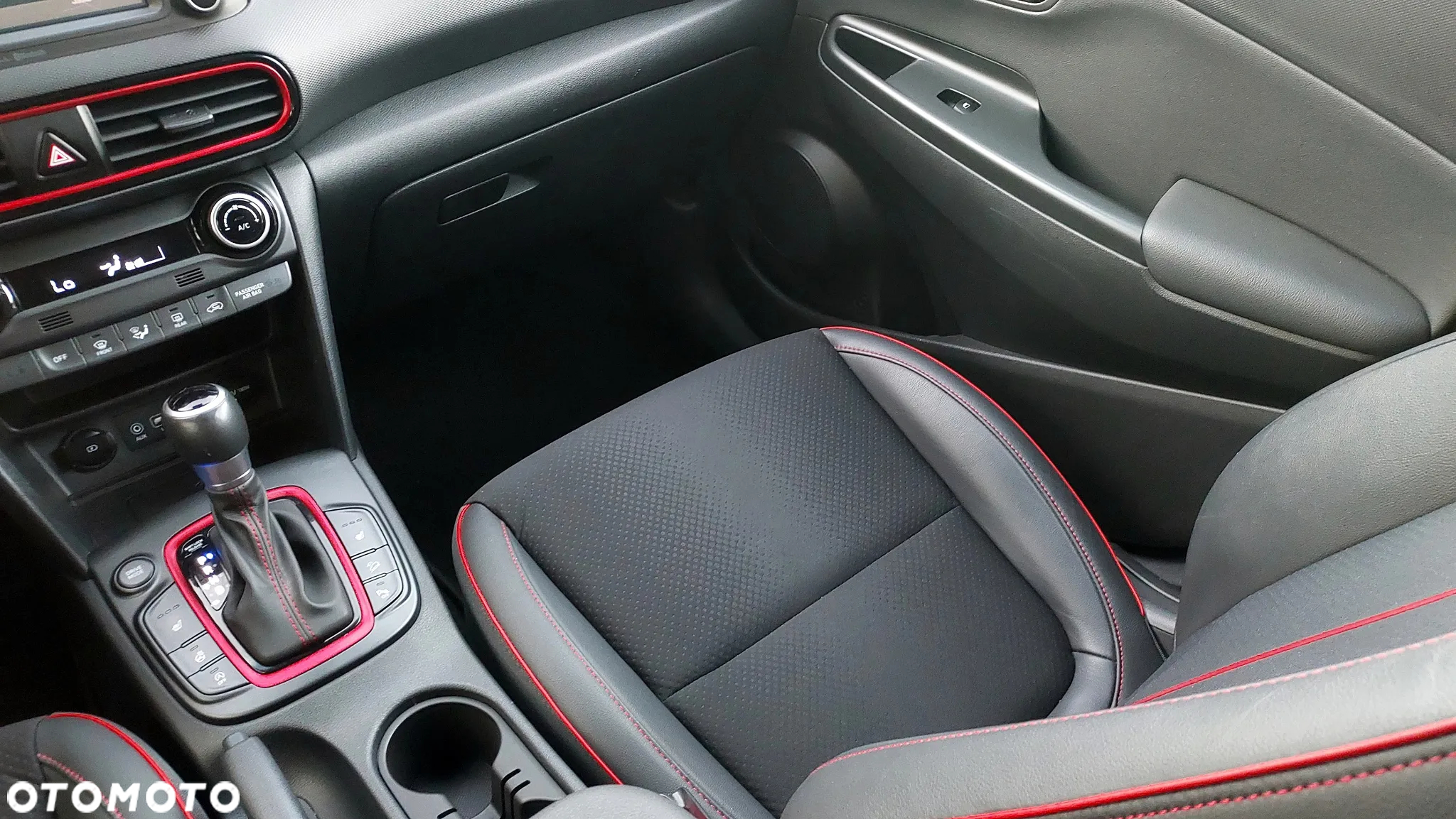 Hyundai Kona 1.6 T-GDI Premium DCT - 24
