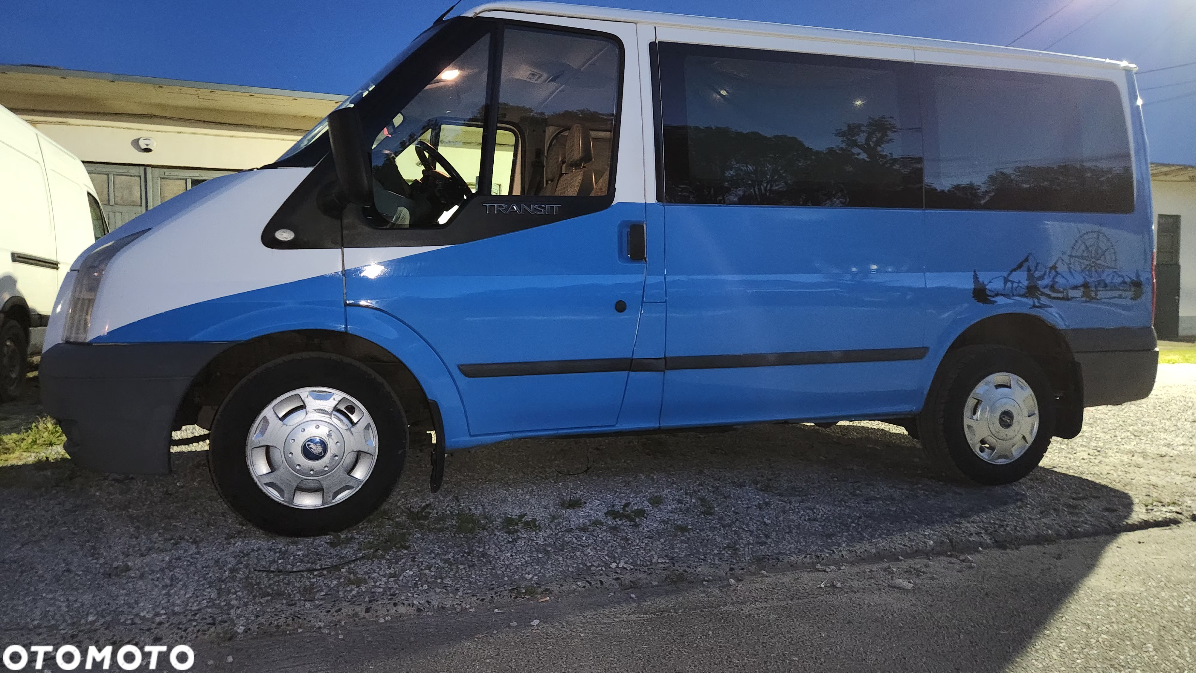 Ford Transit 350 L5 RWD Trend - 26