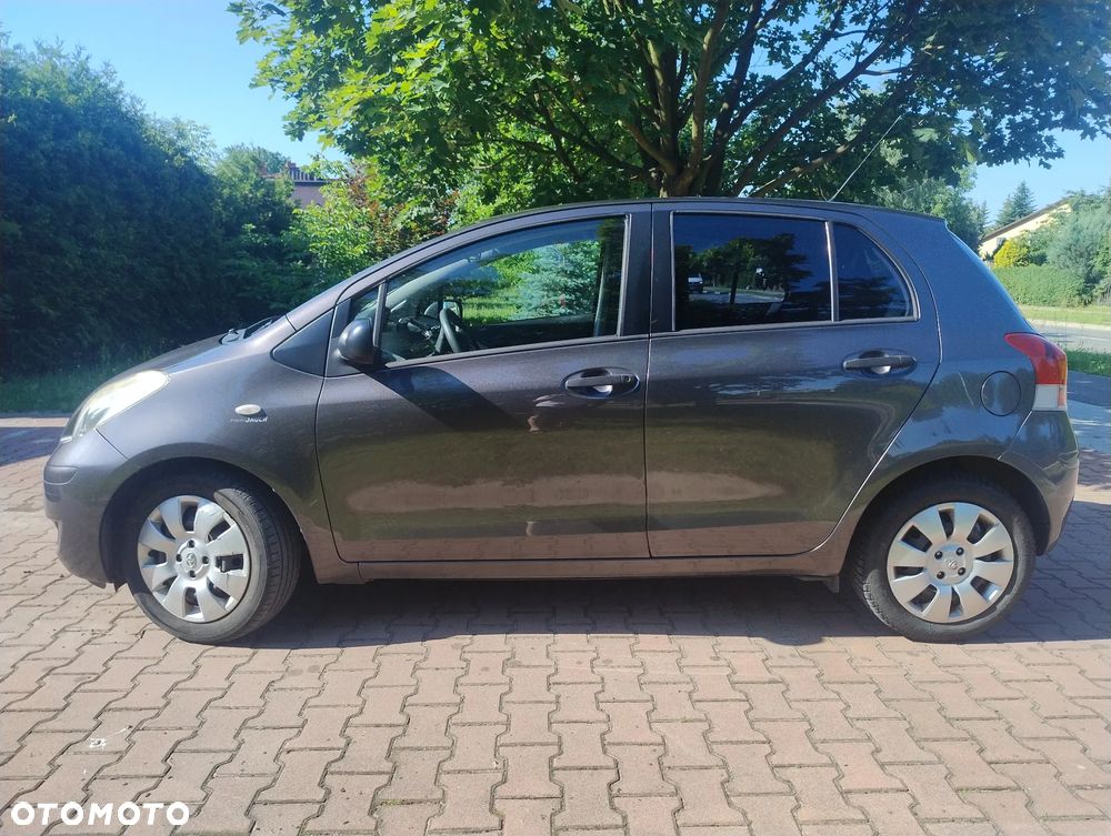 Toyota Yaris 1.0 Luna A/C - 2