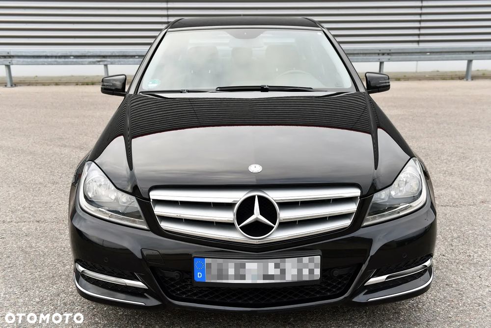 Mercedes-Benz Klasa C 180 BlueEFFICIENCY Avantgarde - 3