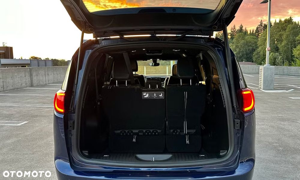 Chrysler Pacifica - 5
