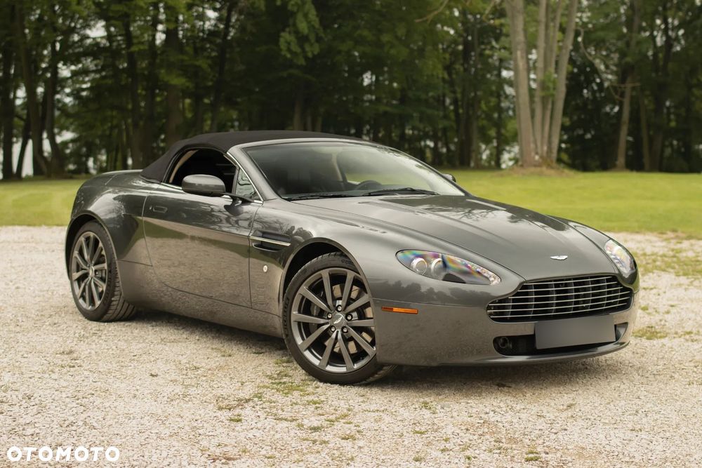 Aston Martin V8 Vantage - 1