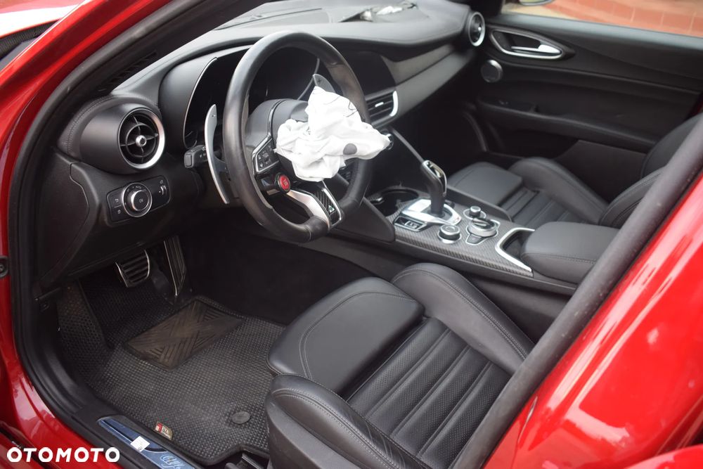 Alfa Romeo Giulia 2.9 Bi Turbo V6 Quadrifoglio - 9