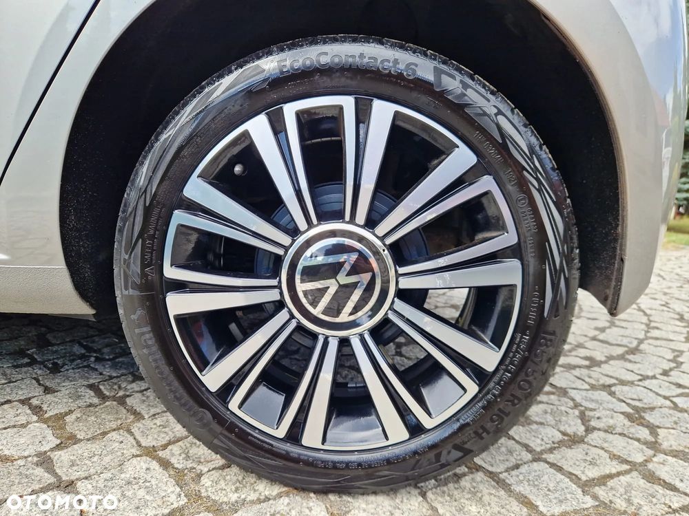 Volkswagen up! high - 18