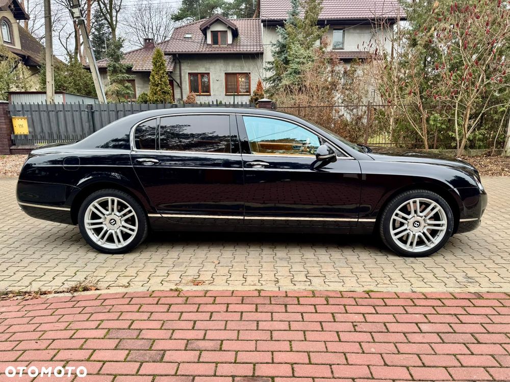Bentley Flying Spur - 25