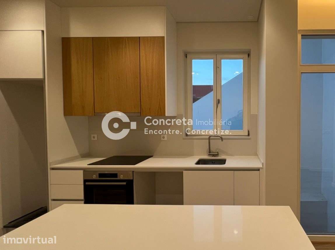 Apartamento T2 com logradouro no centro histórico de Braga - Grande imagem: 4/17