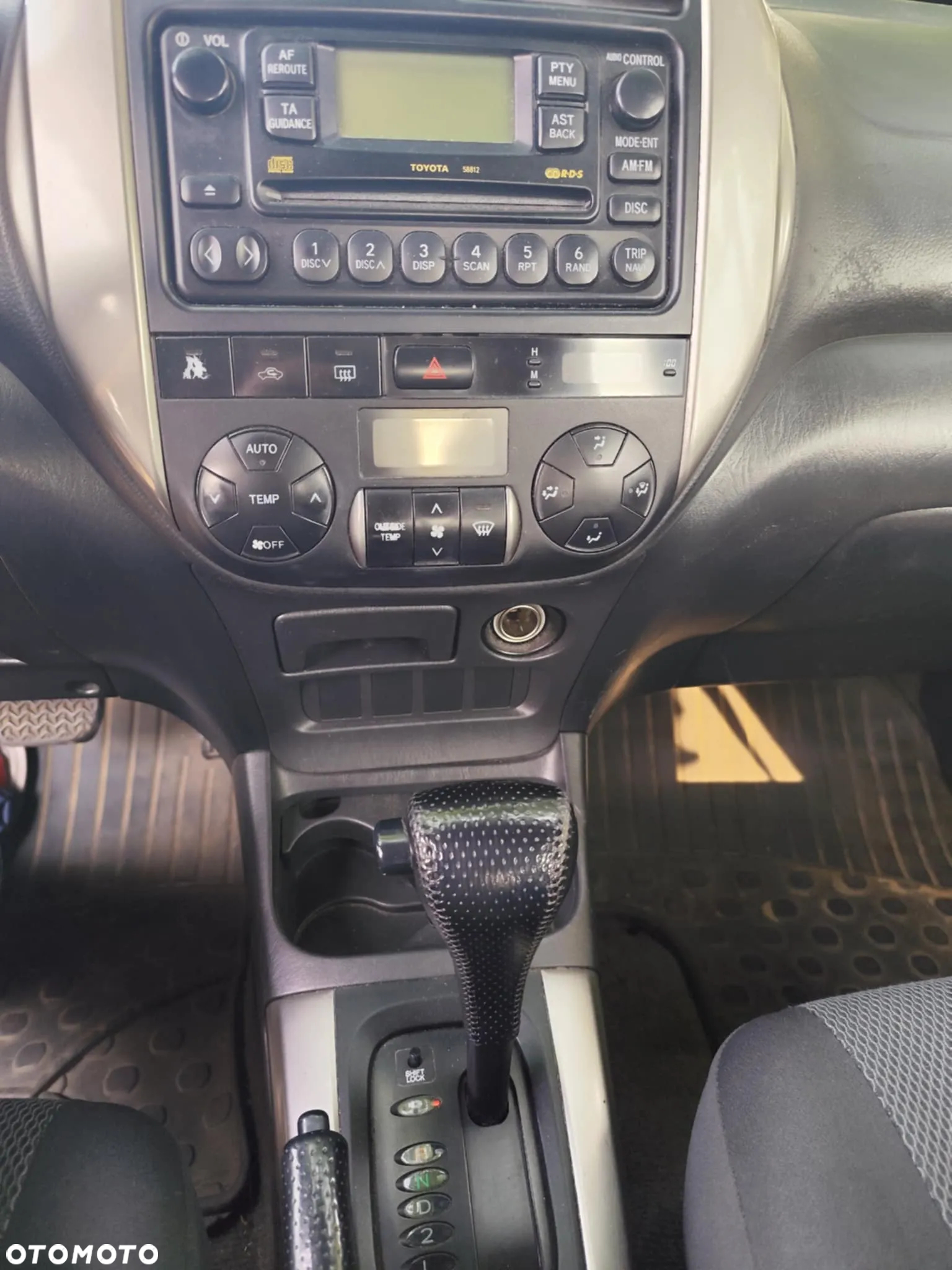Toyota RAV4 2.0 VVT-i 4x4 - 11