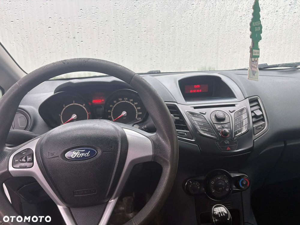Ford Fiesta 1.4 TDCi Ambiente - 13