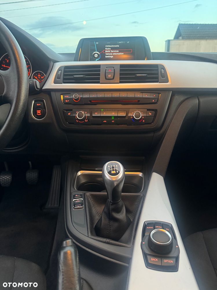 BMW Seria 3 - 16