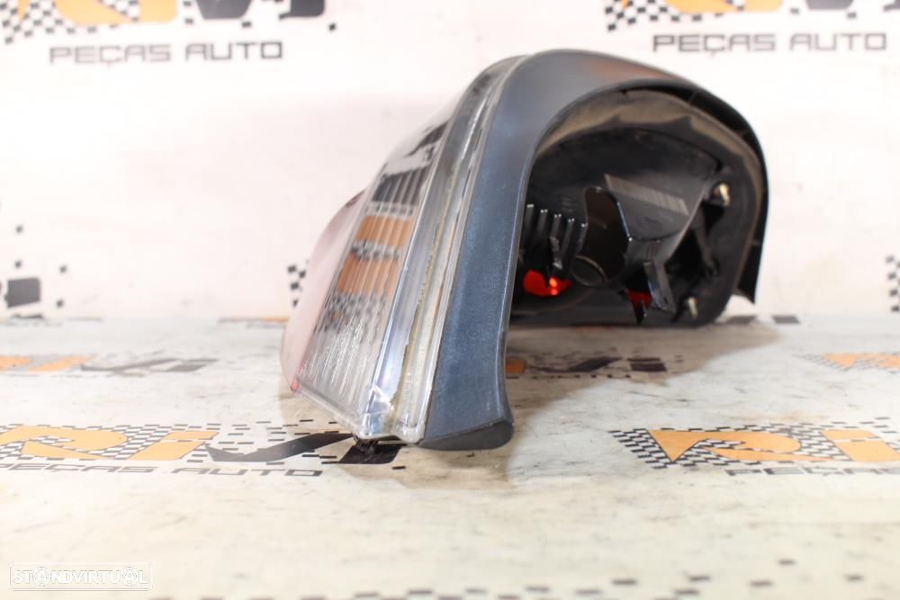 Farolim Direito Bmw 5 (E60)  63217165738 / 7165738 / Passageiro - 6