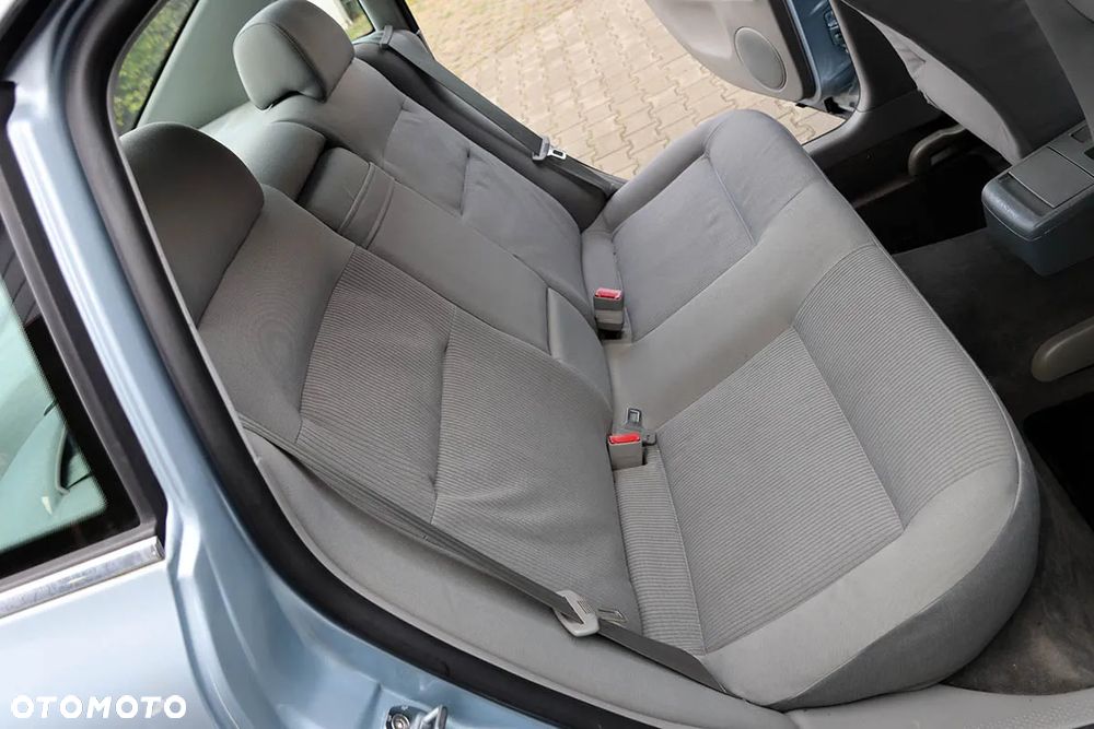 Volkswagen Passat 1.9 TDI Comfortline - 28