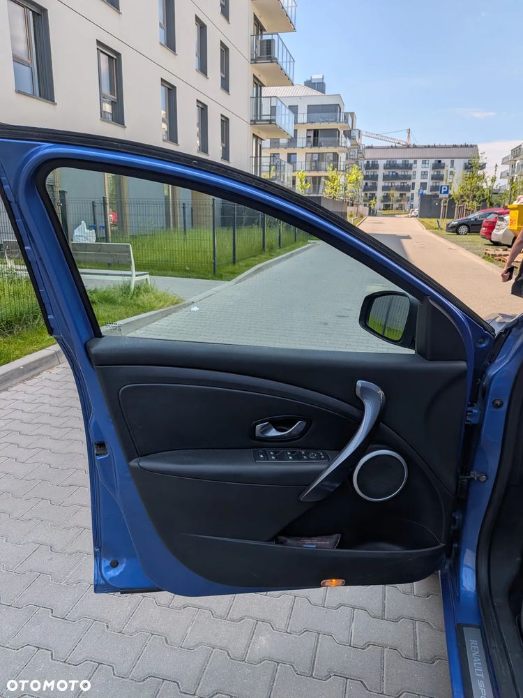 Renault Megane TCe 180 GT - 14