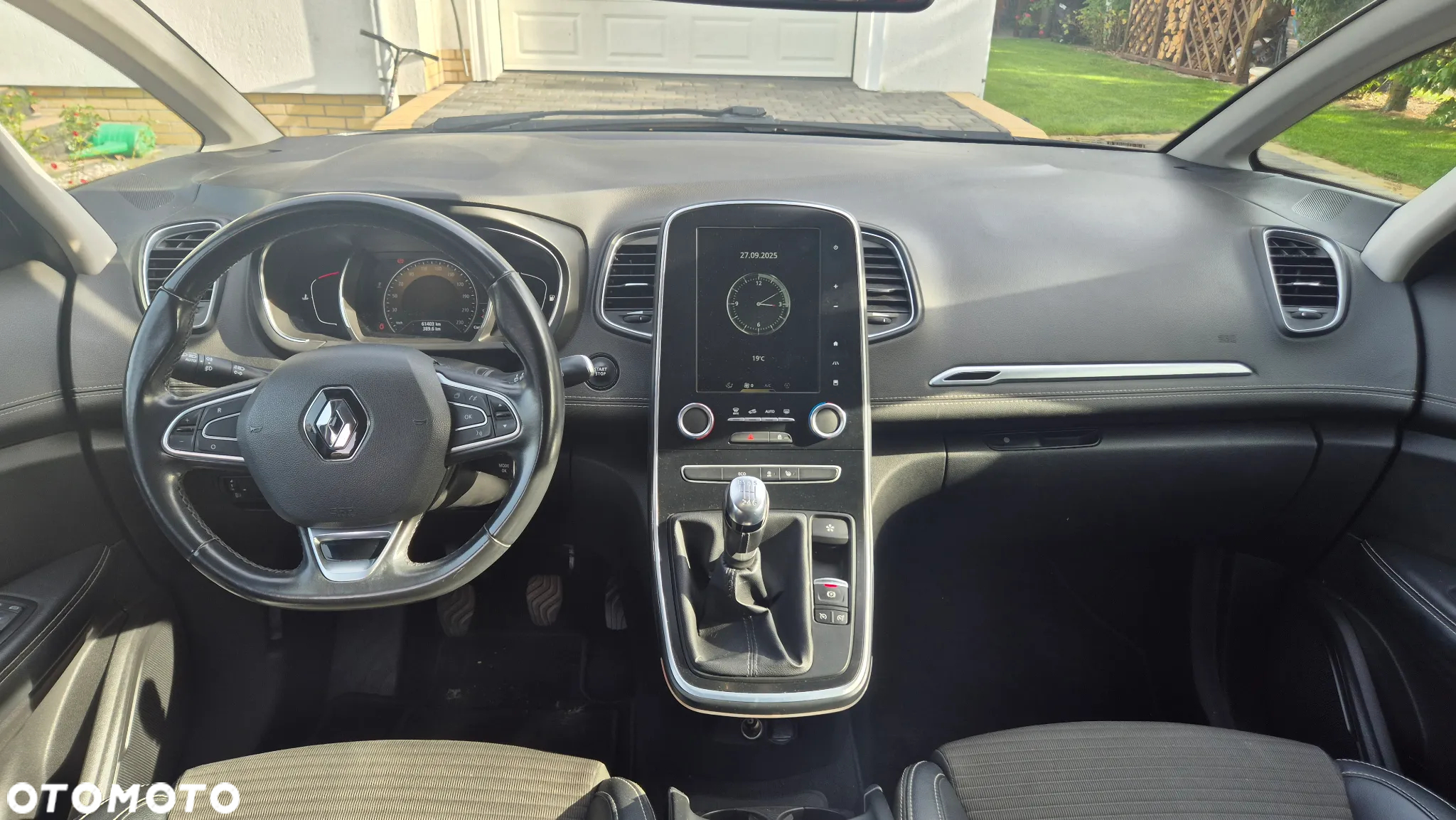 Renault Grand Scenic - 10
