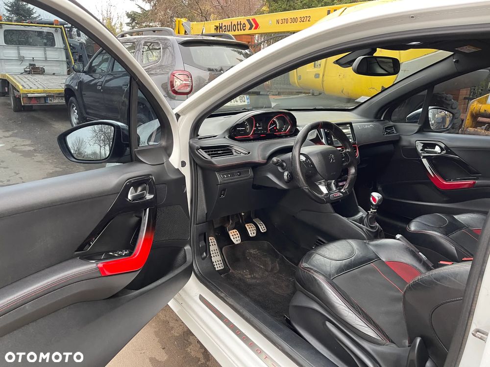 Peugeot 208 1.6 THP GTi - 10