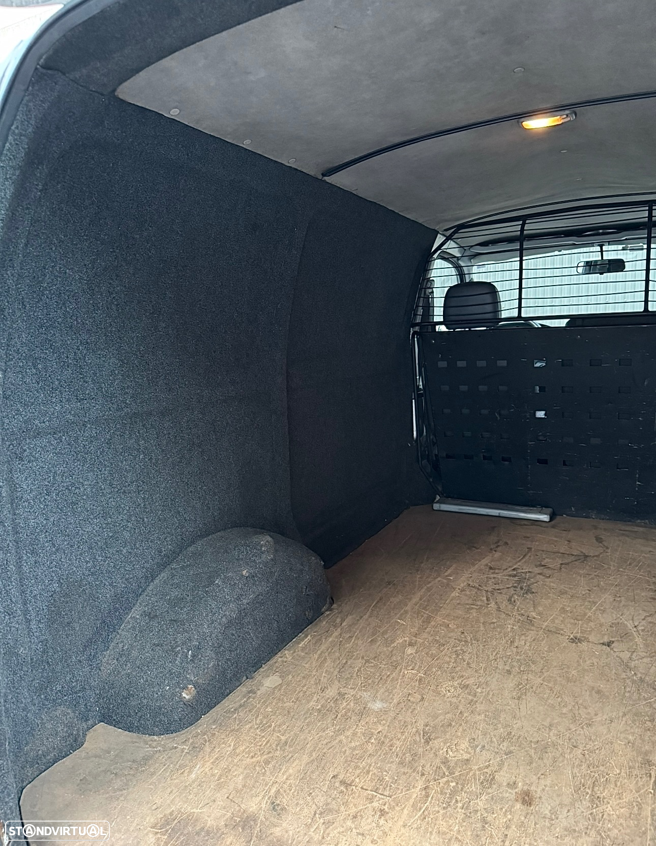 Toyota Hiace - 13