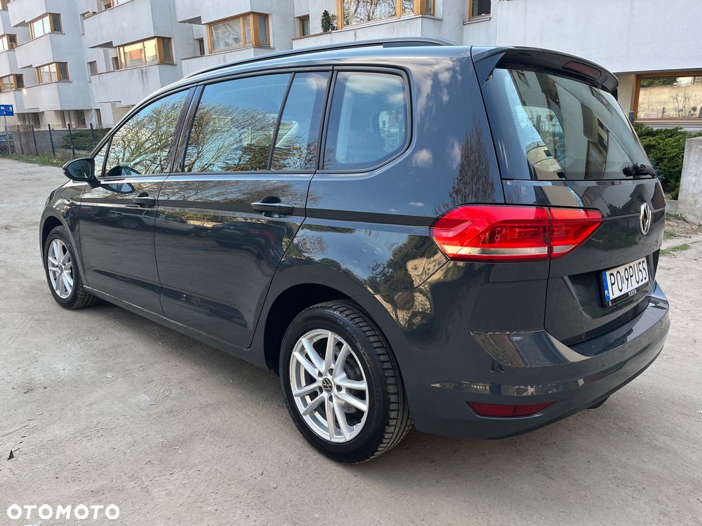 Volkswagen Touran - 4