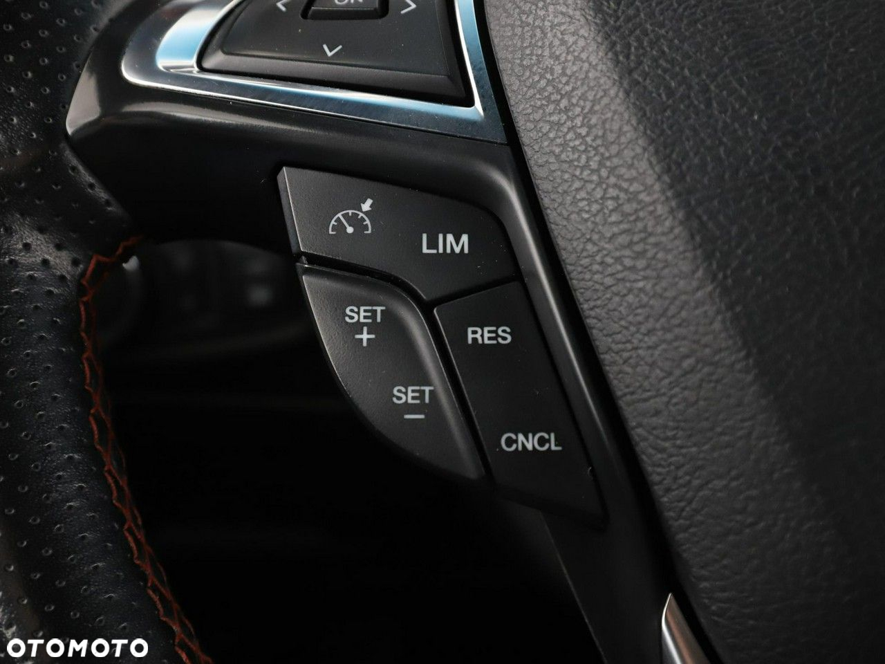 Ford Edge 2.0 EcoBlue Twin-Turbo 4WD ST-Line - 28