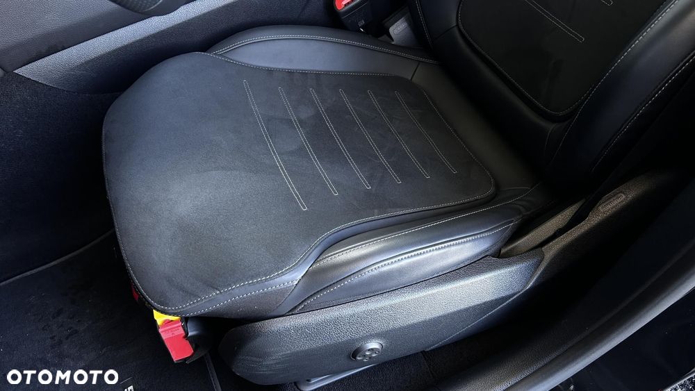 Mercedes-Benz GLC - 13