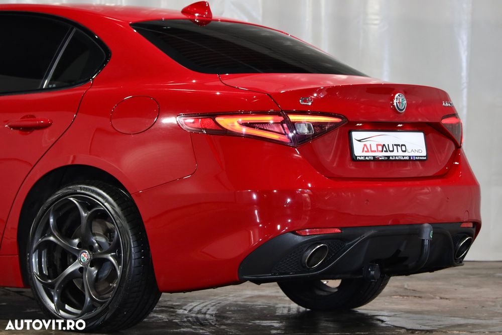 Alfa Romeo Giulia 2.2 AT8-Q4 Veloce - 28
