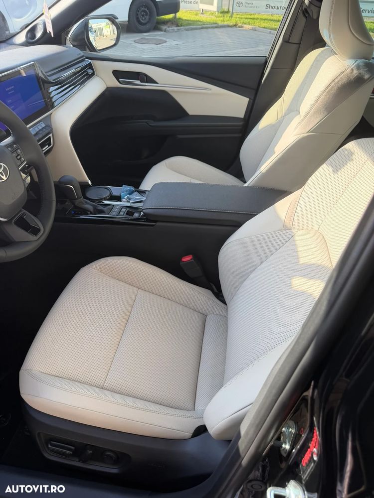 Toyota Camry 2.5 HEV Luxury - 12