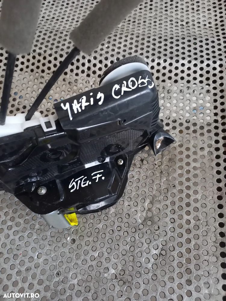 Broasca Blocator Incuietoare Stanga Fata Toyota Yaris Cross Yaris 4 An 2020-2021-2022-2023-2024 1.5 - 6