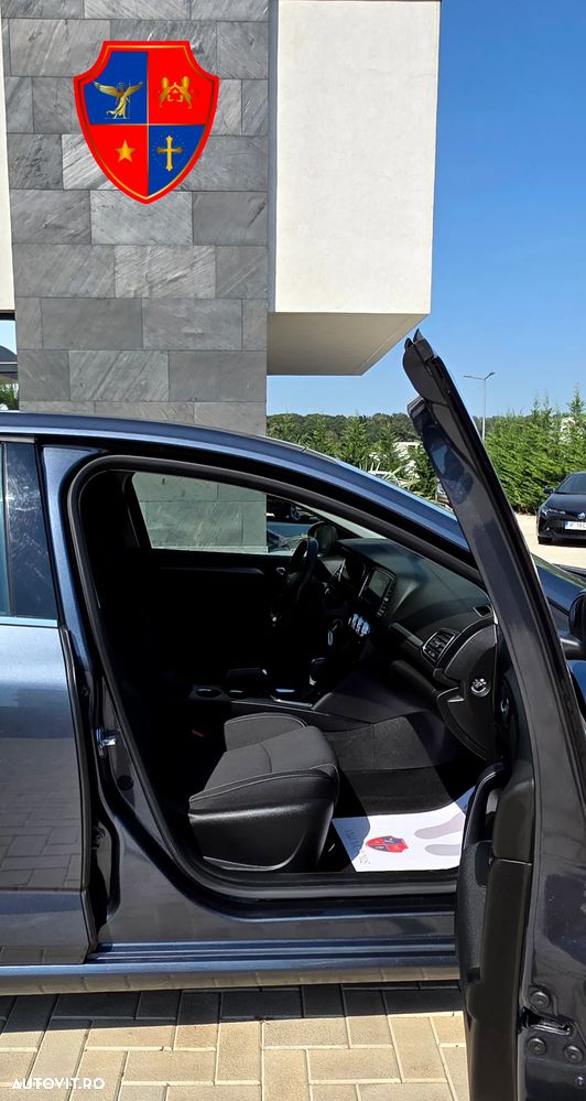 Renault Megane TCe 140 EDC GPF Zen - 30