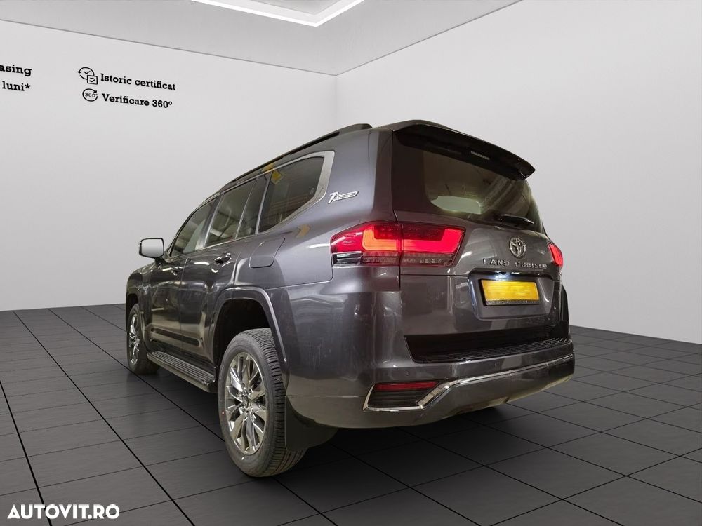 Toyota Land Cruiser 300 - 3