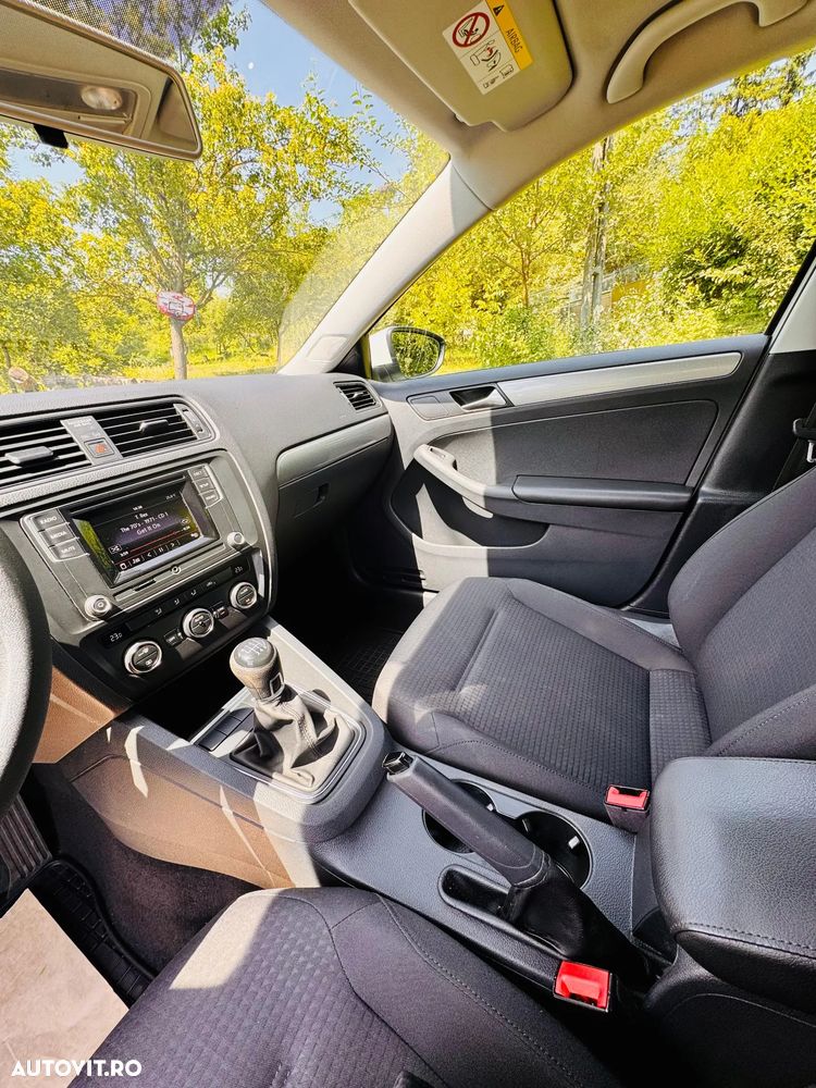 Volkswagen Jetta 1.2 TSI Comfortline - 13