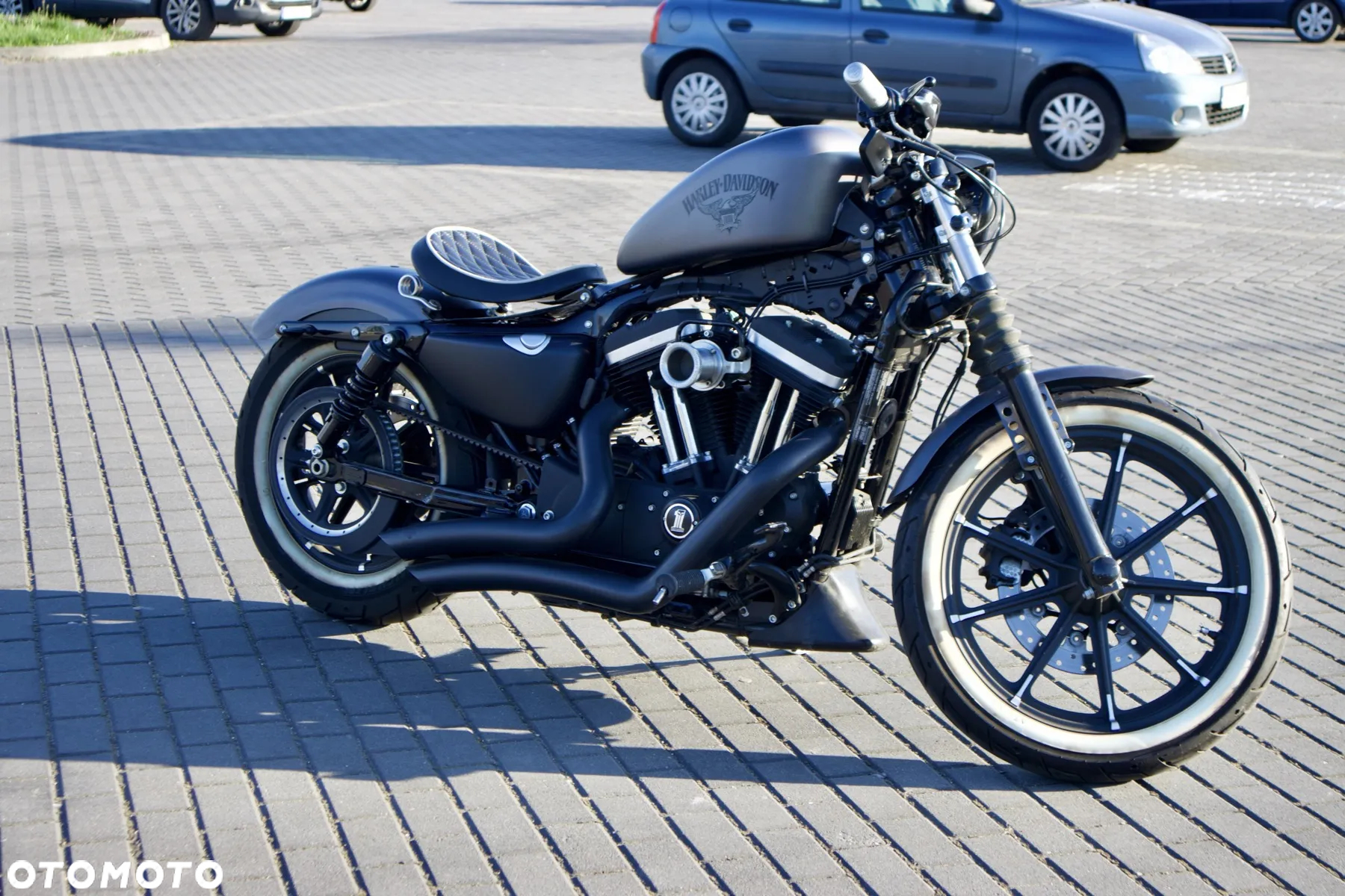 Harley-Davidson Sportster Iron 883 - 6