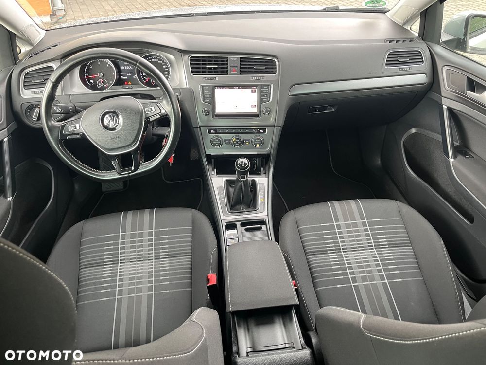 Volkswagen Golf 1.6 TDI BlueMotion Technology Lounge - 17