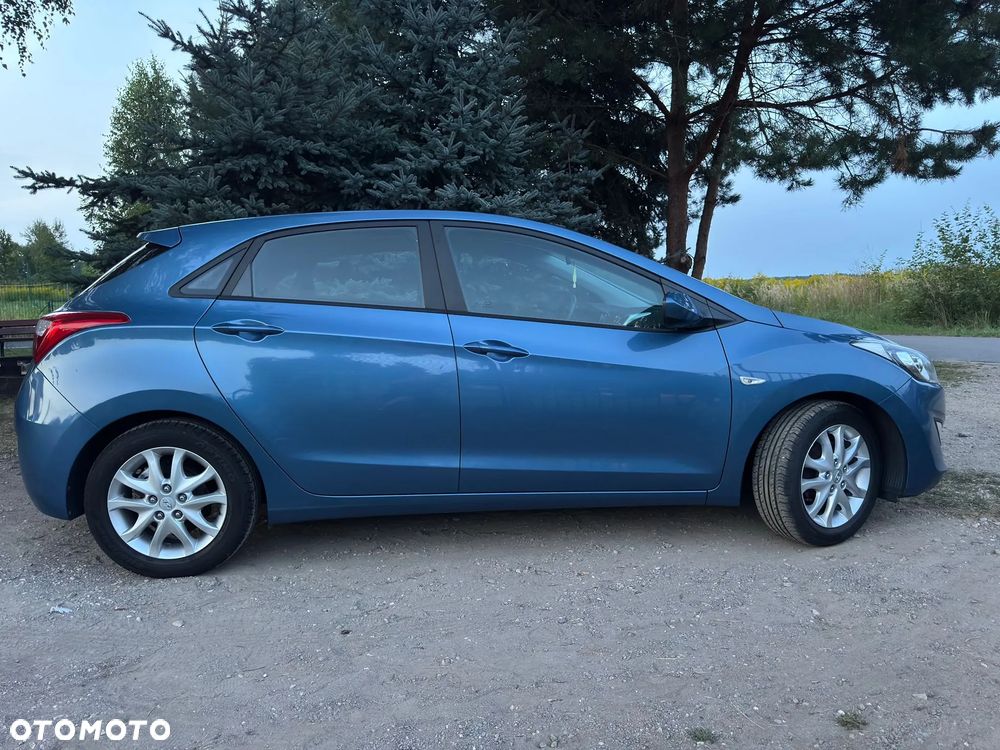 Hyundai i30 blue 1.4 Style - 24