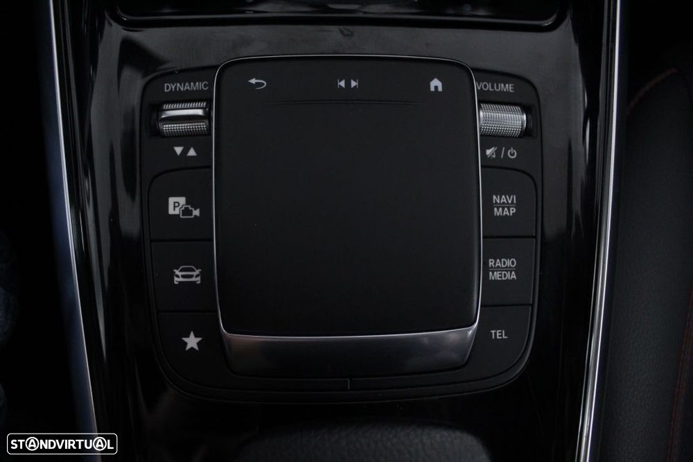 Mercedes-Benz GLA 180 d AMG Line - 29