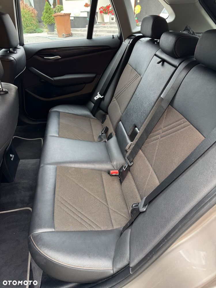BMW X1 xDrive18d - 10