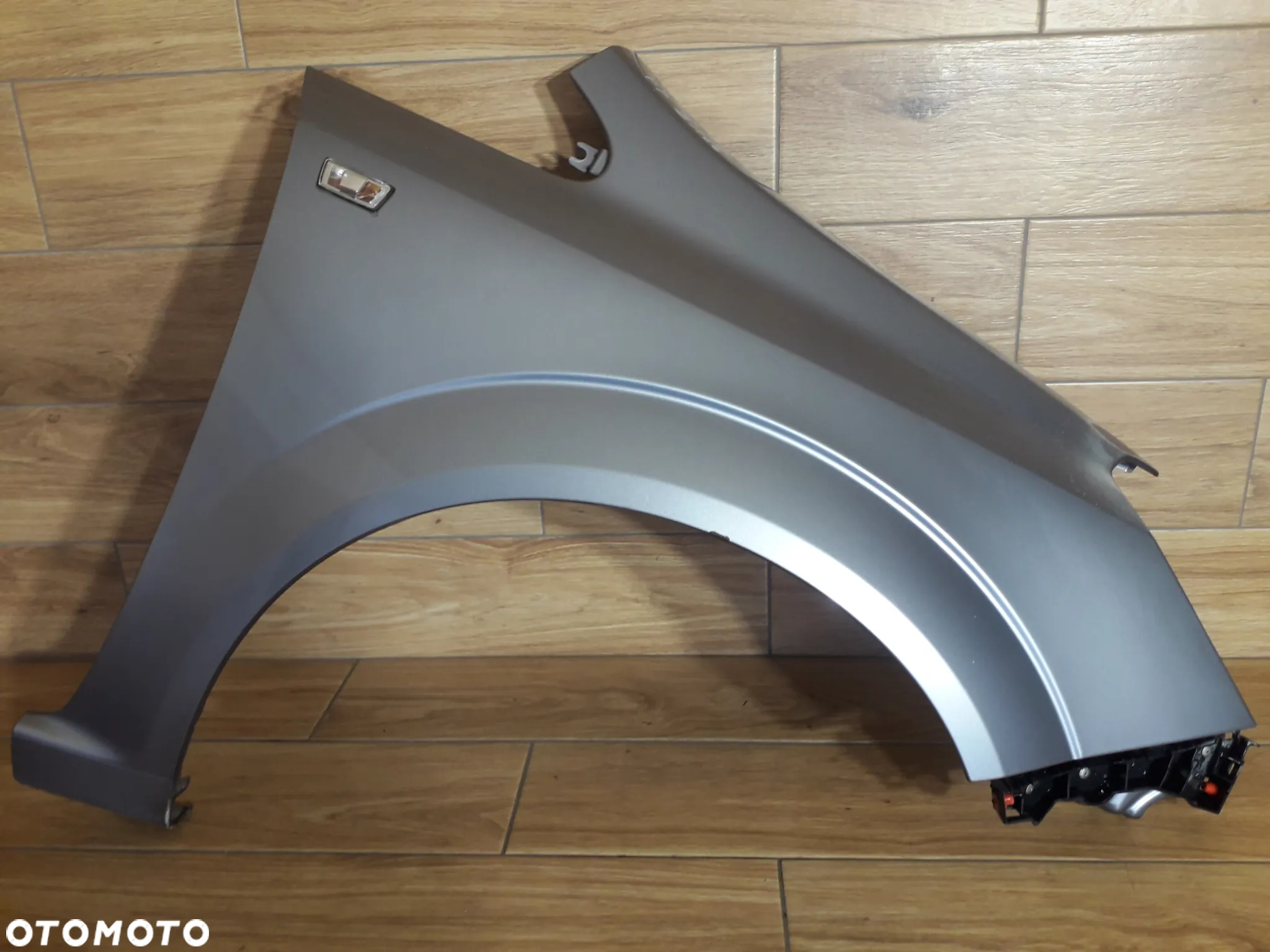 Błotnik Prawy Przód Opel Zafira B Z163 - 2