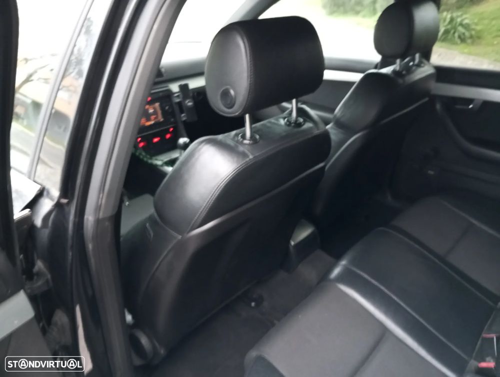 Audi A4 Avant 2.0 TDI S-line - 36