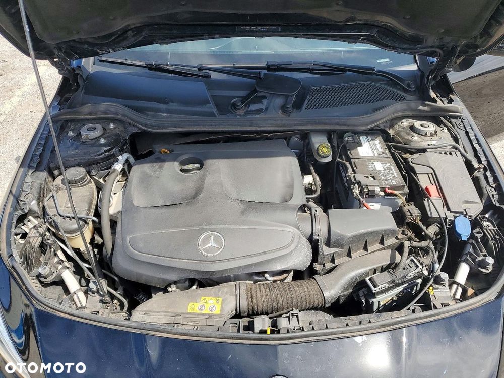 Mercedes-Benz CLA 250 4Matic 7G-DCT - 10