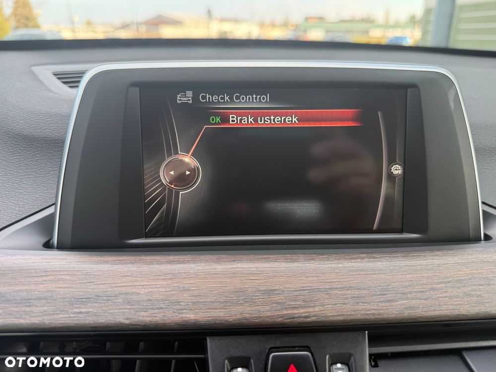 BMW X1 sDrive18i - 35