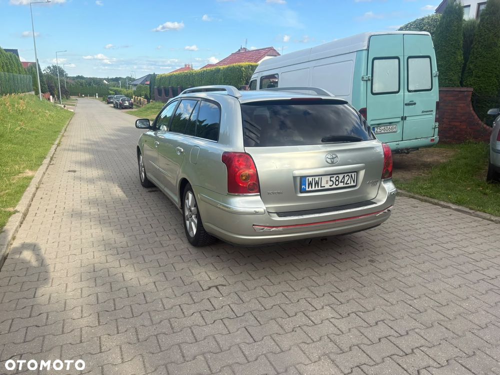 Toyota Avensis 2.0 VVT-i Prestige - 8