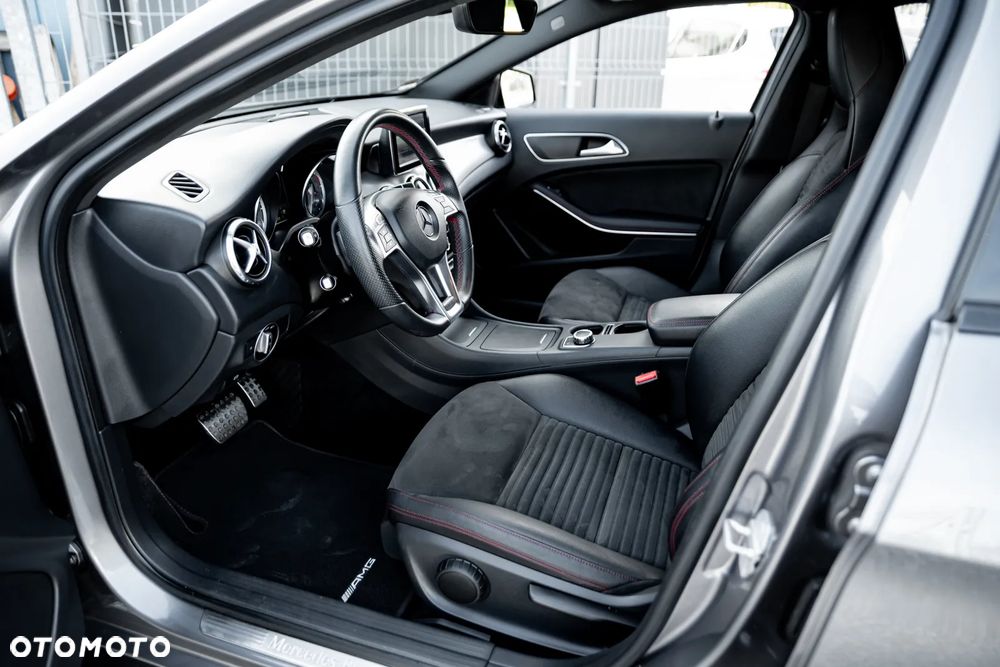 Mercedes-Benz GLA 250 4Matic 7G-DCT AMG Line - 19