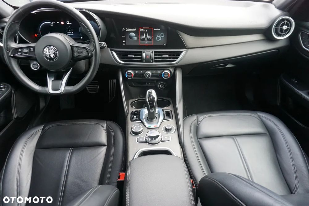 Alfa Romeo Giulia 2.0 Turbo 16V AT8-Q4 Ti - 39