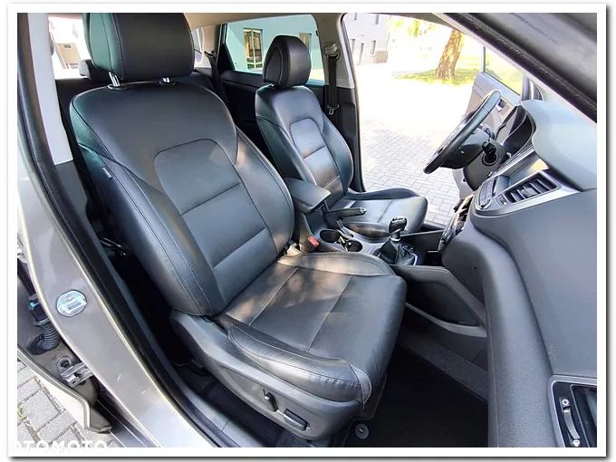 Hyundai Tucson 2.0 CRDI 2WD Style - 23