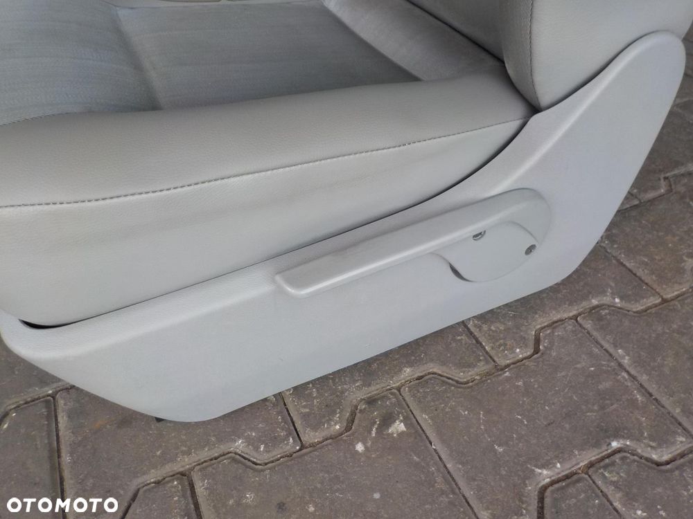 VW T5 T6 FOTEL SIEDZENIE KIEROWCY REGULACJA WYSOKOŚCI PODŁOKIETNIKI - 3