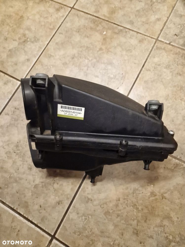 obudowa filtra powietrza bmw x5 g05 13718091491 - 1