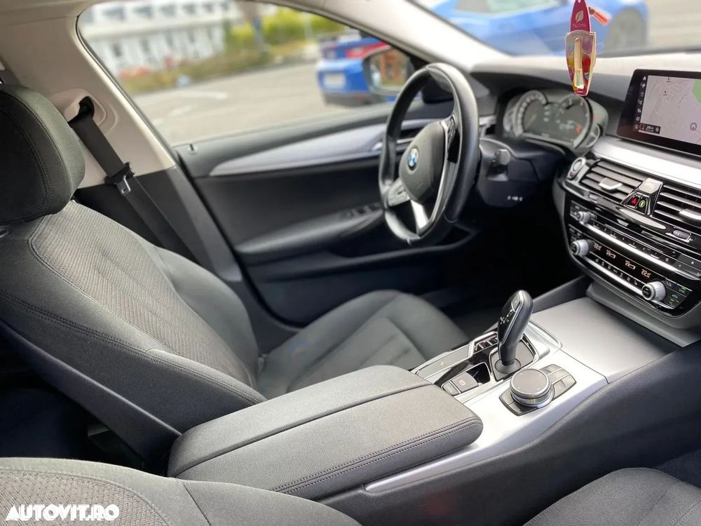 BMW Seria 5 520d AT - 12