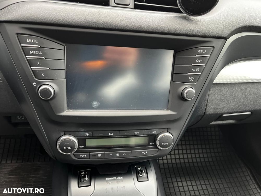 Toyota Avensis 1.8 Multidrive S Executive - 7