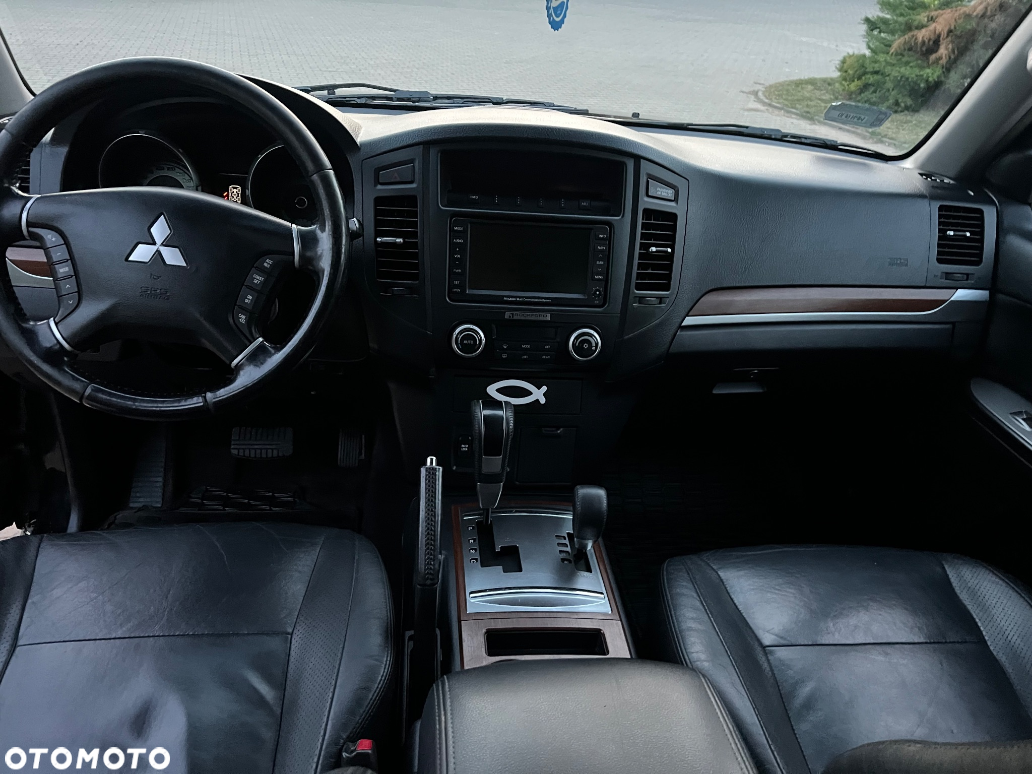 Mitsubishi Pajero - 7