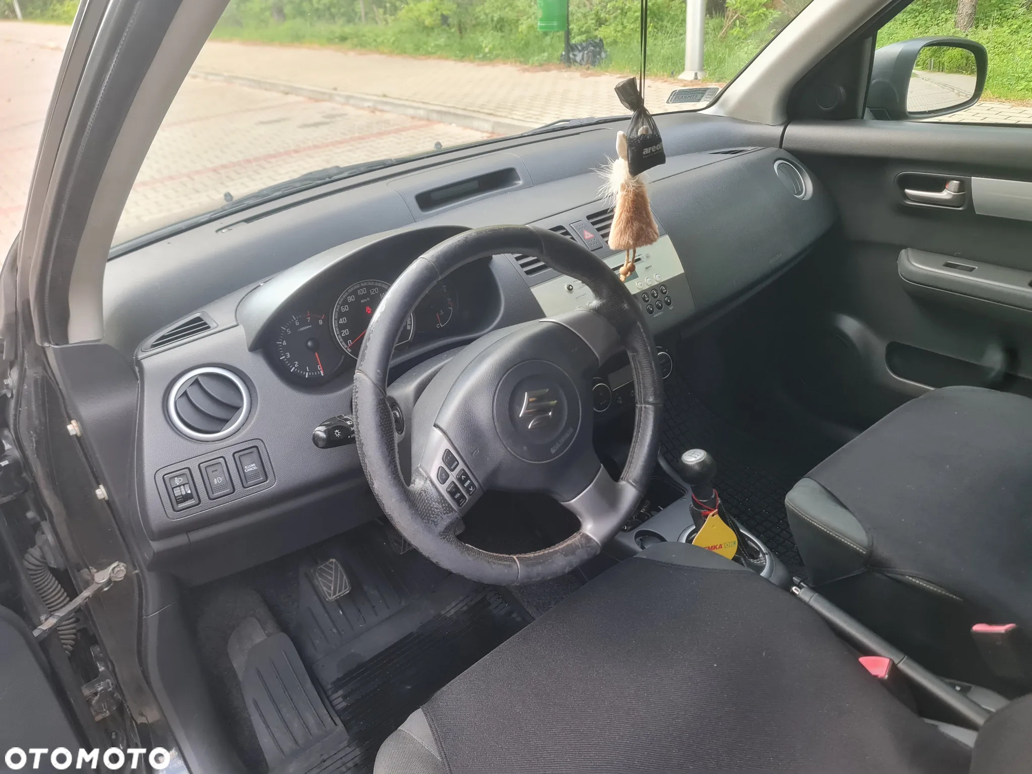 Suzuki Swift 1.3 Club - 10