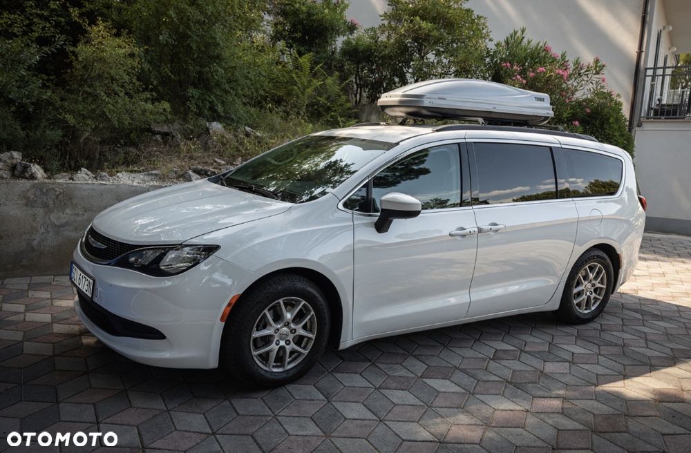 Chrysler Pacifica - 3
